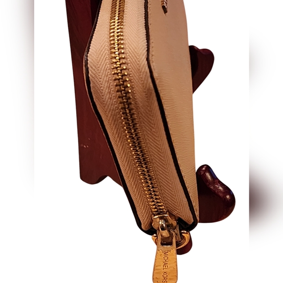 Michael Kors Jet Set Travel Large Camel Leather Continental Wallet - Picture 8 of 8